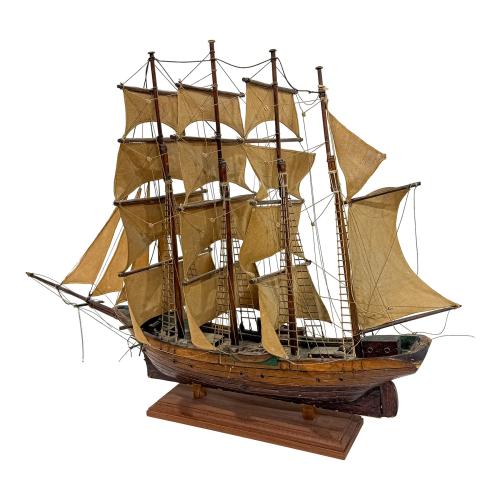 MAQUETA DE VELERO MEDIADOS DEL SIGLO XX
