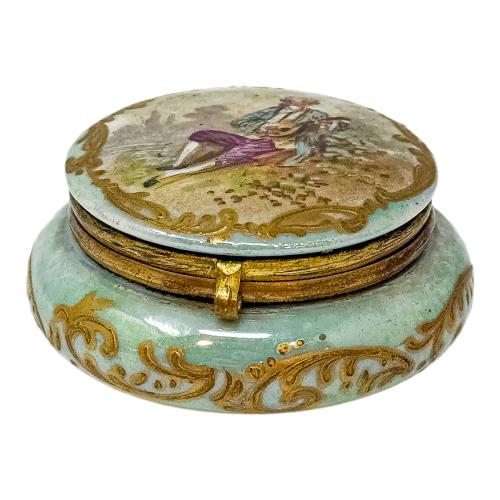 PEQUEÑA CAJITA EN PORCELANA FRANCESA DE PRINCIPIOS DEL S.XX