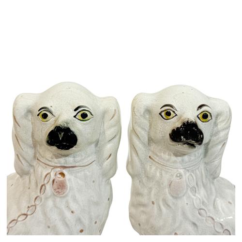 PAREJA DE FIGURAS DE LOZA STAFFORDSHIRE DE MEDIADOS S. XX