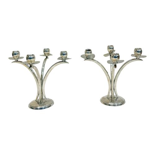 PAREJA DE CANDELABROS EN PLATA DE MEDIADOS DEL S.XX