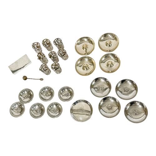 CONJUNTO DE PIEZAS EN PLATA DE MEDIADOS DEL S.XX