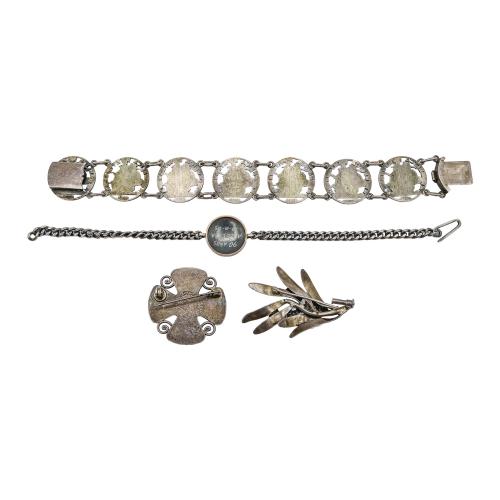 DOS PULSERAS Y DOS BROCHES PLATA