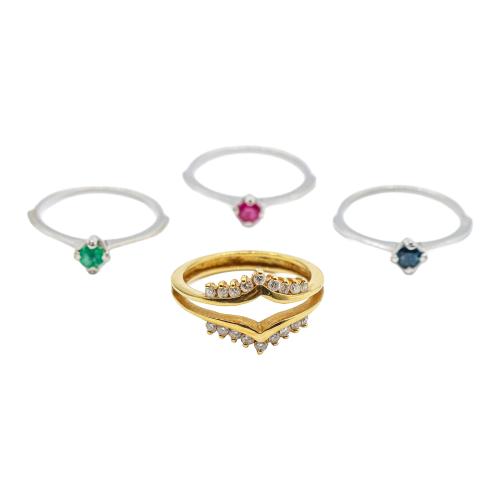 ANILLO CON BRILLANTES Y TRES ANILLOS SOLITARIOS