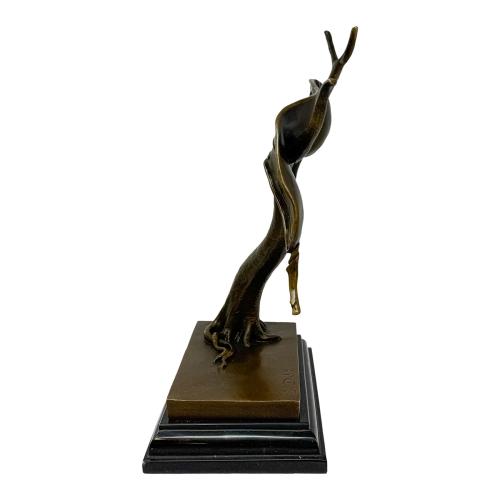 FIGURA EN BRONCE DE ESTILO SURREALISTA