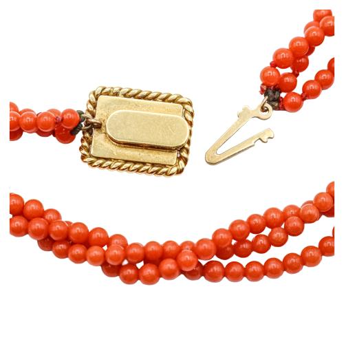 GARGANTILLA CON CORAL DE SERRAHIMA, AÑOS 60-70