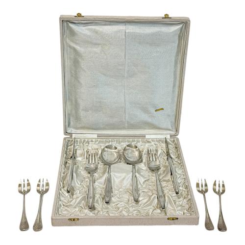 CONJUNTO DE CUBIERTOS EN PLATA 
