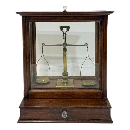BALANZAS DE PRECISIÓN DEL PRIMER TERCIO DEL S.XX