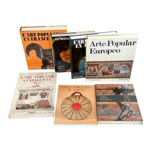 LOTE DE 7 LIBROS DE ARTE POPULAR