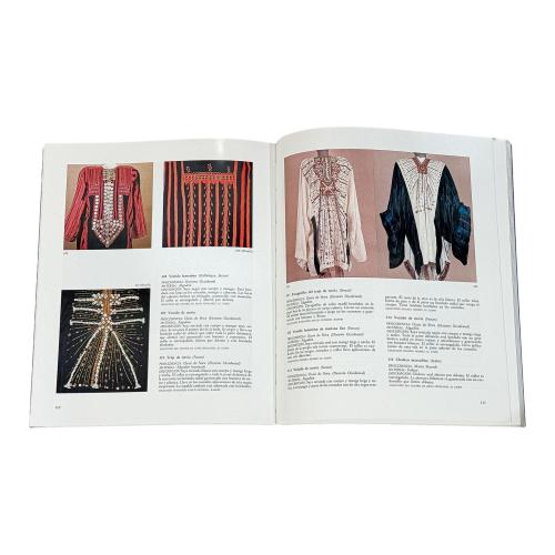 LOTE DE 7 LIBROS DE ARTE POPULAR