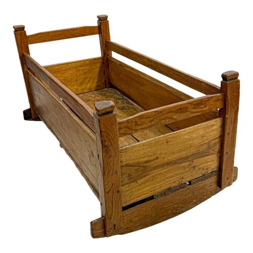CUNA RÚSTICA DE PRINCIPOS DEL S.XX