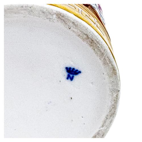 JARRÓN EN PORCELANA DE CAPODIMENTE DE MEDIADOS DEL S.XX