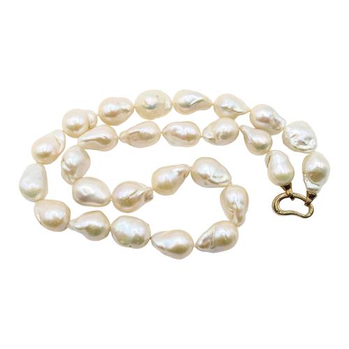 COLLAR DE PERLAS BARROCAS