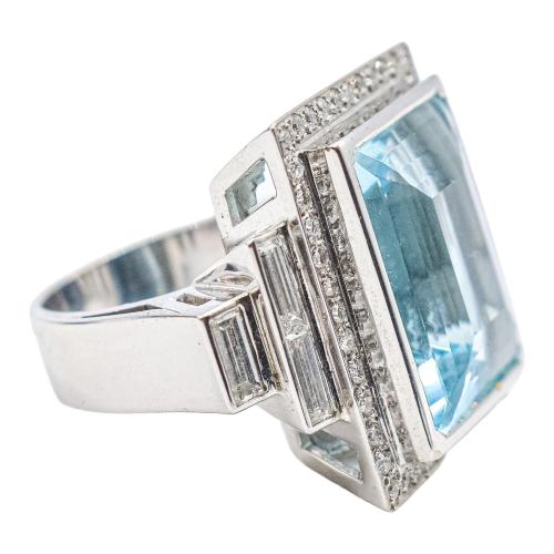 SORTIJA CON AGUAMARINA Y DIAMANTES