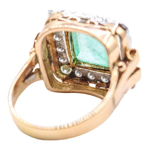 SORTIJA ROSETÓN CON ESMERALDAS Y DIAMANTES, AÑOS 40