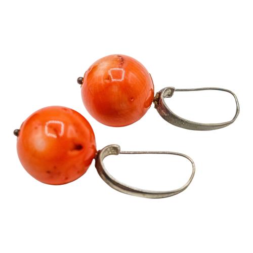 PENDIENTES CON BOLA DE CORAL BAMBÚ