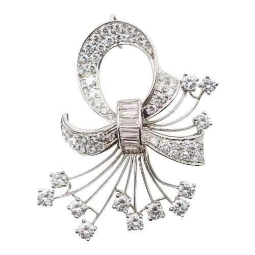 BROCHE COLGANTE CON DIAMANTES, AÑOS 70