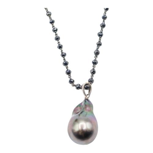 GARGANTILLA CON DIAMANTES NEGROS Y PERLA GRIS