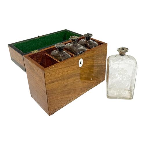 CAJA LICORERA INGLESA DEL S.XIX