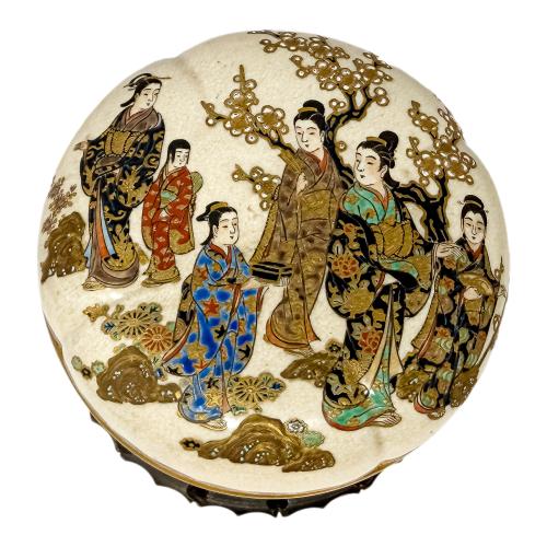 CAJA EN PORCELANA JAPONESA DEL SEGUNDO CUARTO DEL S.XX