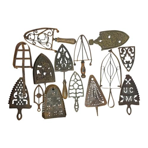 COLECCIÓN DE SOPORTES PARA PLANCHA, DEL S.XIX-XX