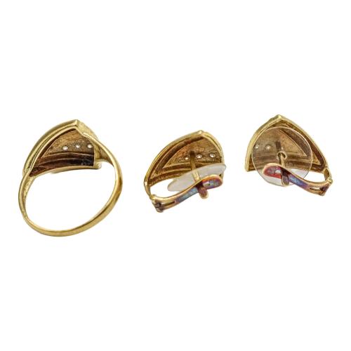 ANILLO Y PENDIENTES CON BRILLANTES
