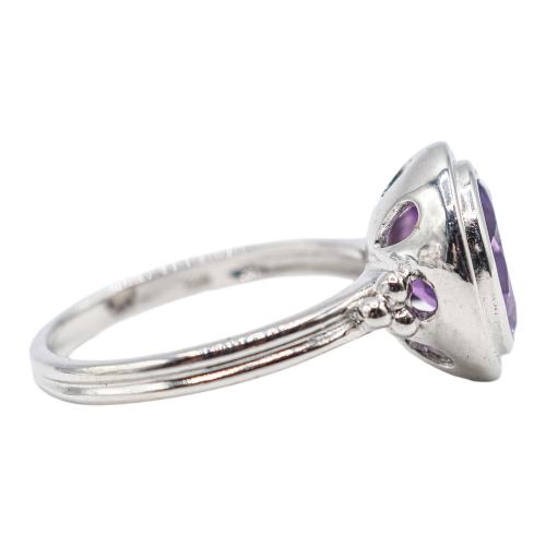 ANILLO SOLITARIO CON AMATISTA