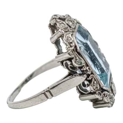 SORTIJA CON AGUAMARINA Y DIAMANTES, DE LOS AÑOS 40
