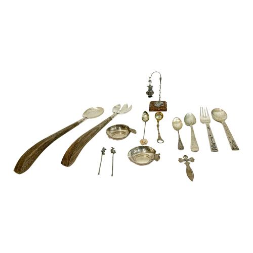 CONJUNTO DE CUBIERTOS Y OBJETOS DE PLATA ÚLTIMO CUARTO S.XX