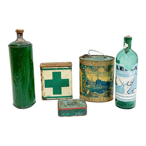 CONJUNTO DE LATAS Y BOTELLA DE PPS. S.XX