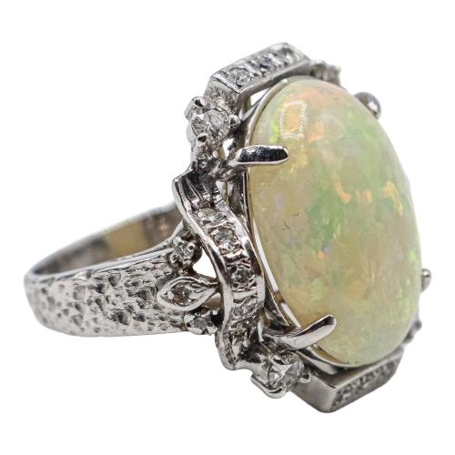 SORTIJA CON ÓPALO Y DIAMANTES