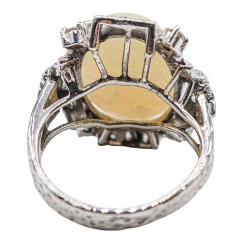 SORTIJA CON ÓPALO Y DIAMANTES