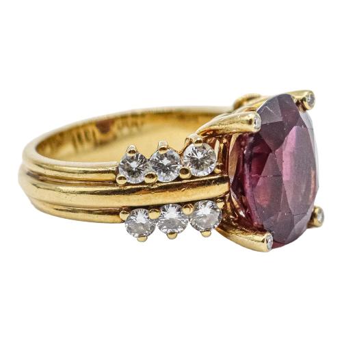 ANILLO CON GRANATE Y BRILLANTES