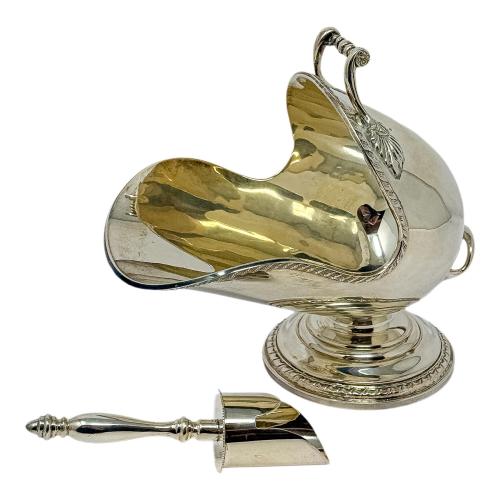 CONJUNTO DE PIEZAS DE PLATA DE LA SEGUNDA MITAD DE S. XX