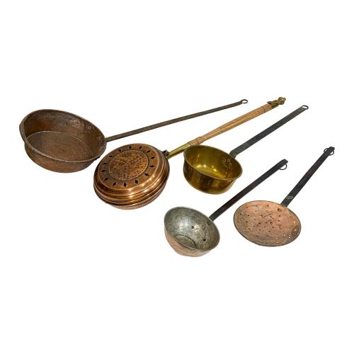 LOTE DE UTENSILIOS DE COCINA Y DEL HOGAR, S.XIX-XX