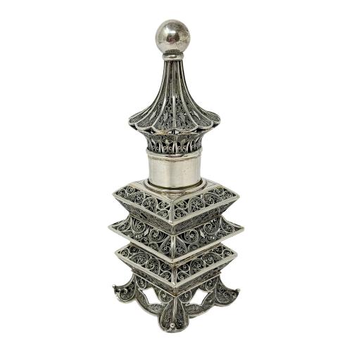 TARRO EN FORMA DE PAGODA DE PLATA DE MEDIADOS DE SIGLO XX