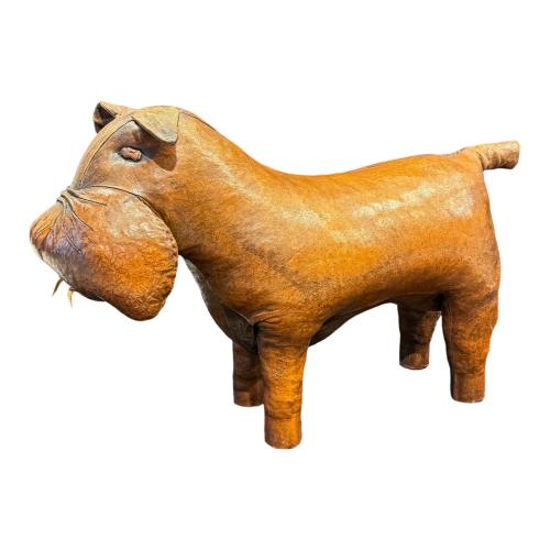 FIGURA DECORATIVA EN CUERO DIMITRI OMERSA PARA ALMAZÁN