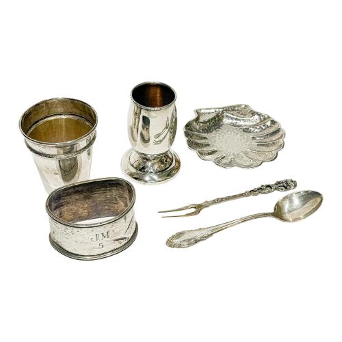 CONJUNTO DE PIEZAS EN PLATA DE MEDIADOS DEL S.XX