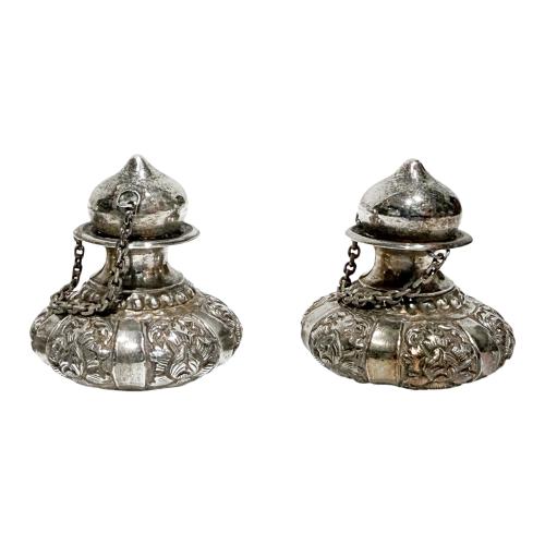 CUATRO PEQUEÑOS SALERITOS EN PLATA 