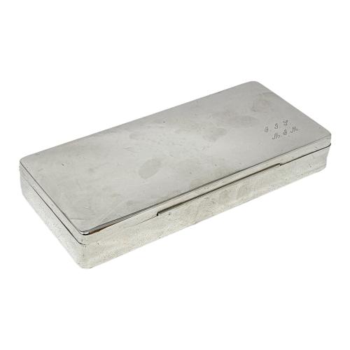 CAJA TABAQUERA EN PLATA DE MEDIADOS DEL S.XX
