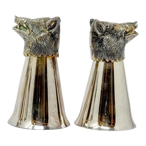 CONJUNTO DE VASOS EN METAL DEL ÚLITMO CUARTO DEL S.XX