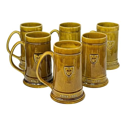 SEIS JARRAS DE CERVEZA INGLESAS DE MEDIADOS DEL S.XX