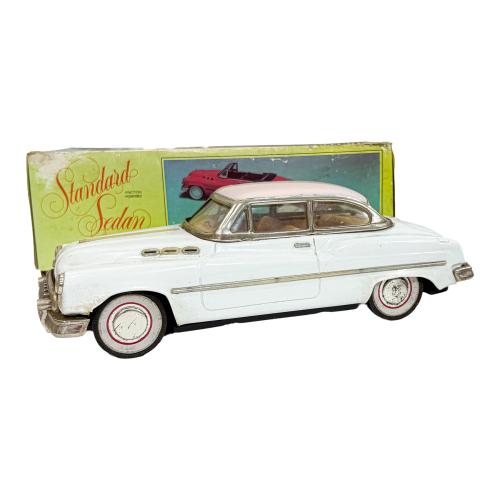 TRES COCHES DE JUGUETE DE LOS AÑOS 60