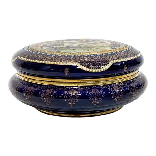 CAJA BOMBONERA DE PORCELANA FRANCESA S, XX