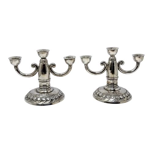 PAREJA DE CANDELABROS DE PLATA DE LOS AÑOS 30