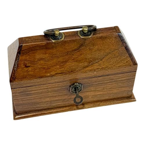 CAJA COFRE DE PRINCIPIOS DEL S.XX