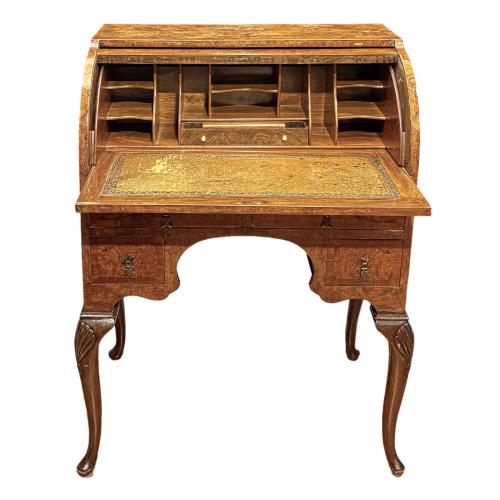 BURO CILINDRO DE ESTILO REINA ANA CIRCA 1920