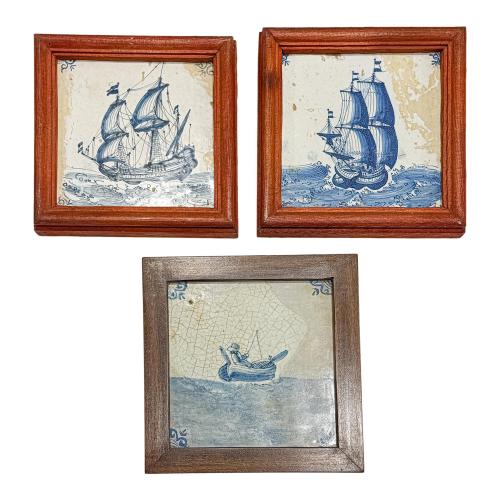 TRES BALDOSAS DE CERÁMICA DE DELFT CIRCA 1700