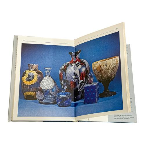 CINCO LIBROS SOBRE CRISTAL 