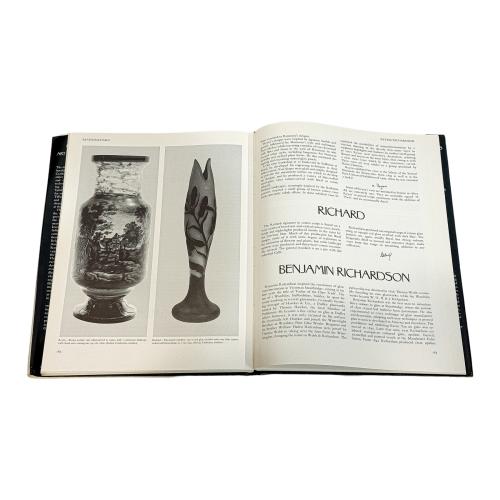 CINCO LIBROS SOBRE CRISTAL 