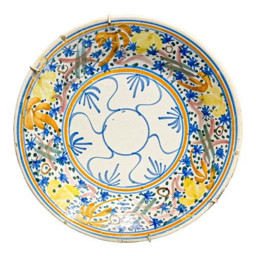 TRES PLATOS EN CERÁMICA DE FINALES DEL S.XIX-PPS S.XX